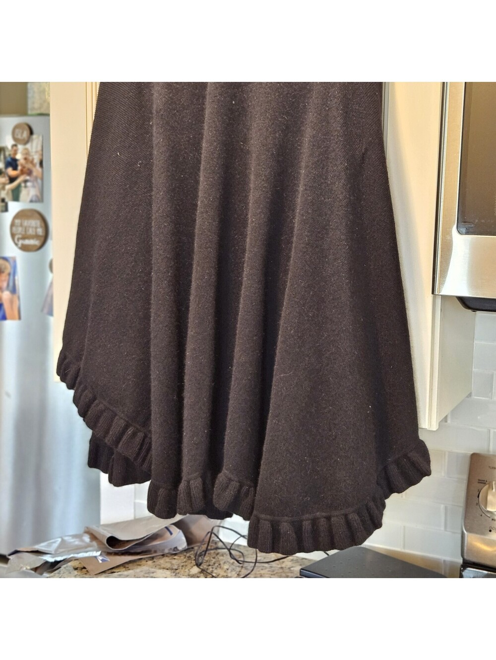 Saks Fifth Avenue Black Ruffled Edge Shawl W/Hanger Merino & Angora One Size - Picture 6 of 8